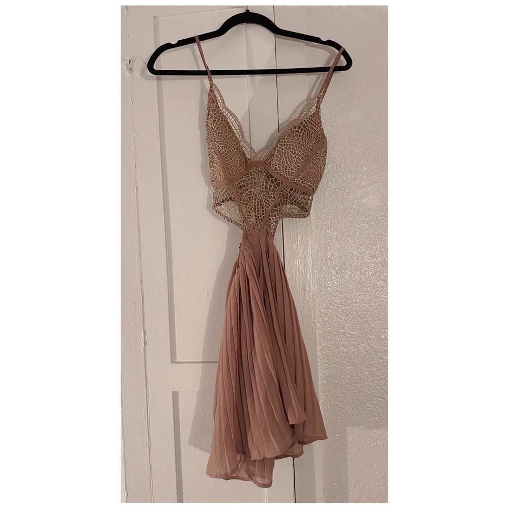 HelloMolly Romper - Picture 2 of 5